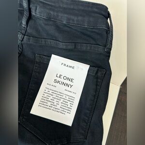 Frame Denim Le One Skinny Jeans - Black